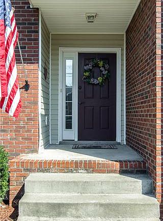 2nd image of 1572 Barrywood Cir W