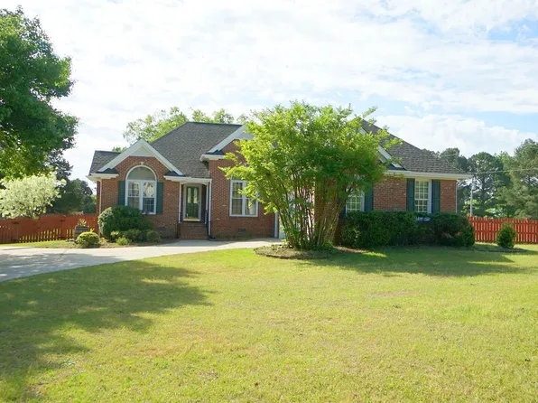 400 Knolls View Dr, Fuquay Varina, NC 27526