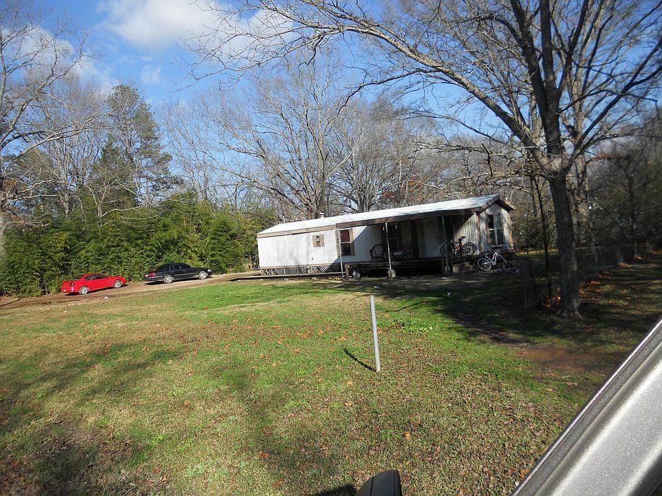 large front yard. no neighbors