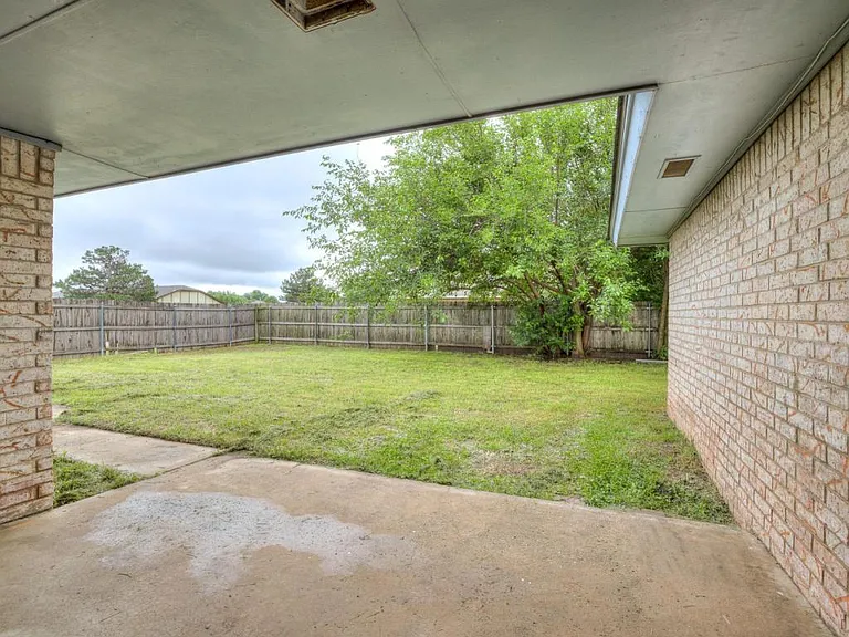 523 N Robin Way — Photo 43