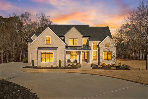 568 Versailles Dr Photo 1