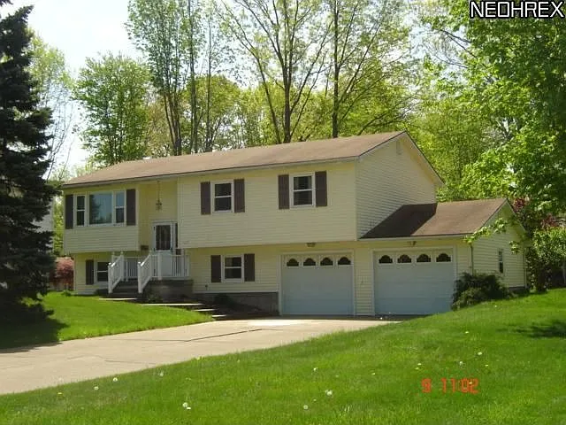 4633 Barrington Dr photo 1