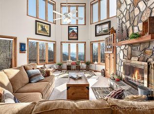 211 Meadow View Ln, Spruce Pine, NC 28777