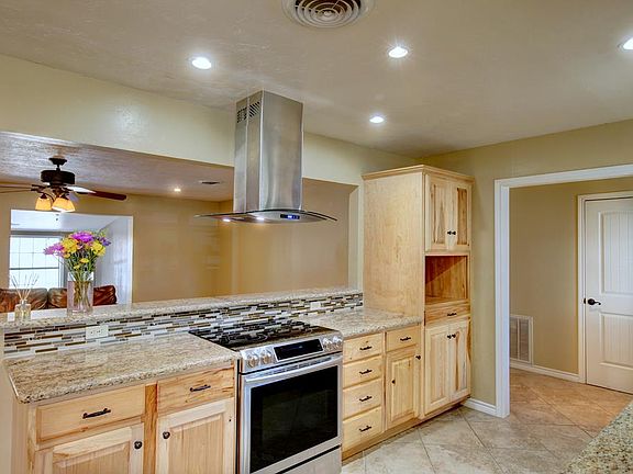 5th image of 110 Oakview Dr