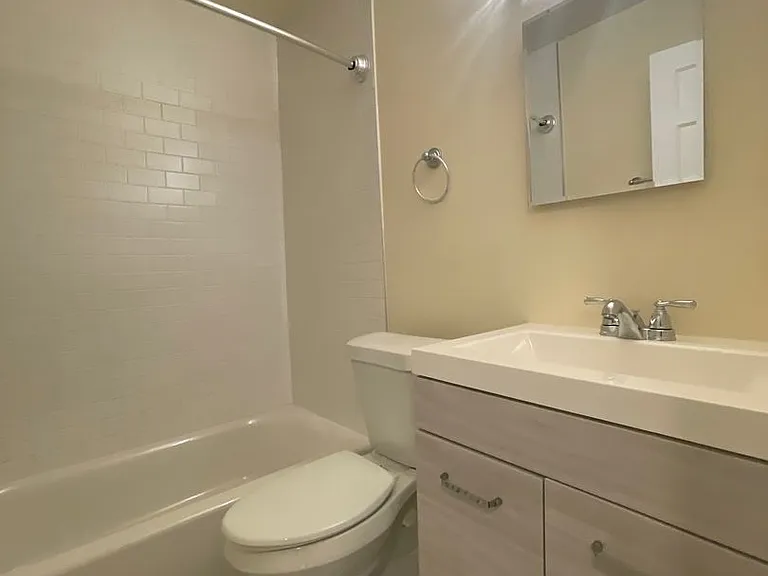 Don Edward Apartments — Photo 31