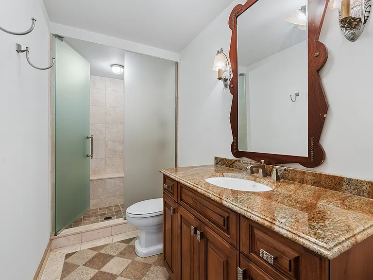 200 E Delaware Pl #4DE — Photo 21