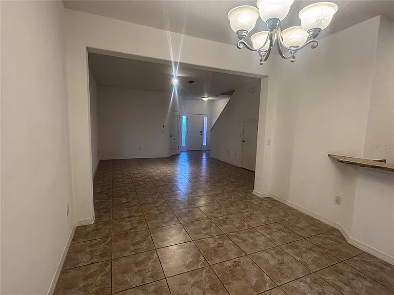 2853 Adelaide Ct — Photo 5