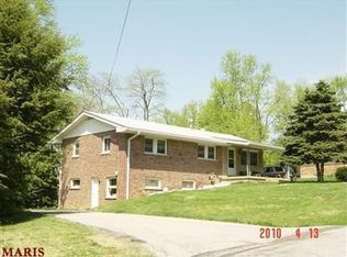 10517 Locust Ave, Saint Louis, MO 63114