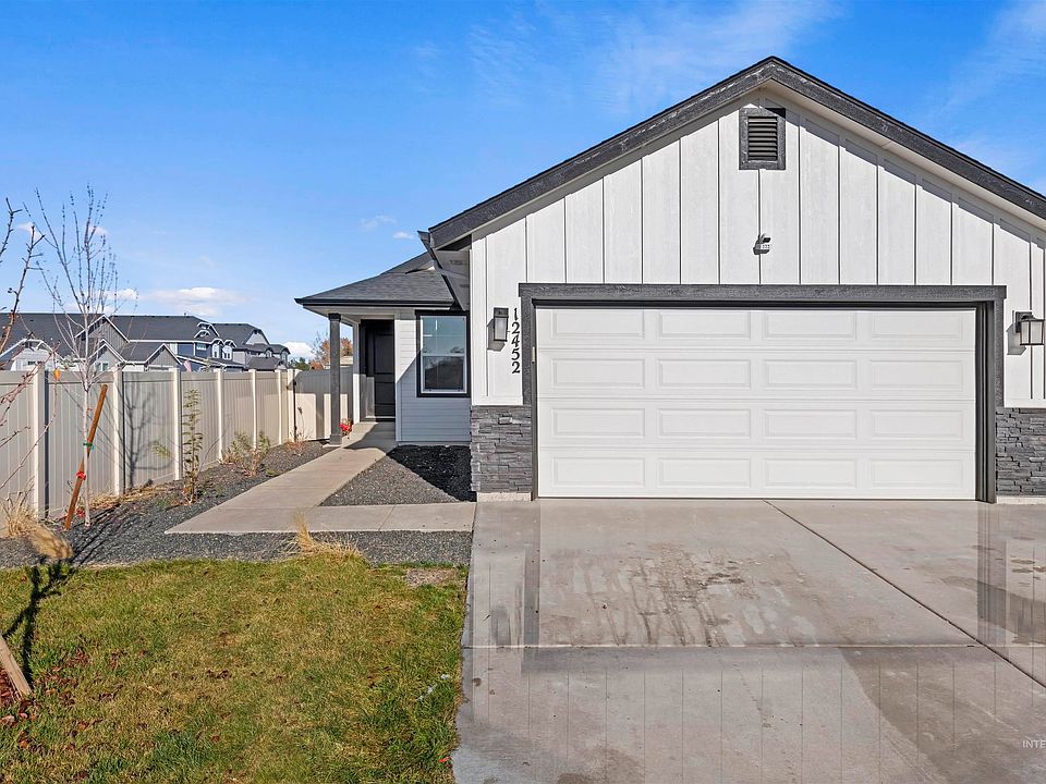 1st image of 12452 Shadow River St