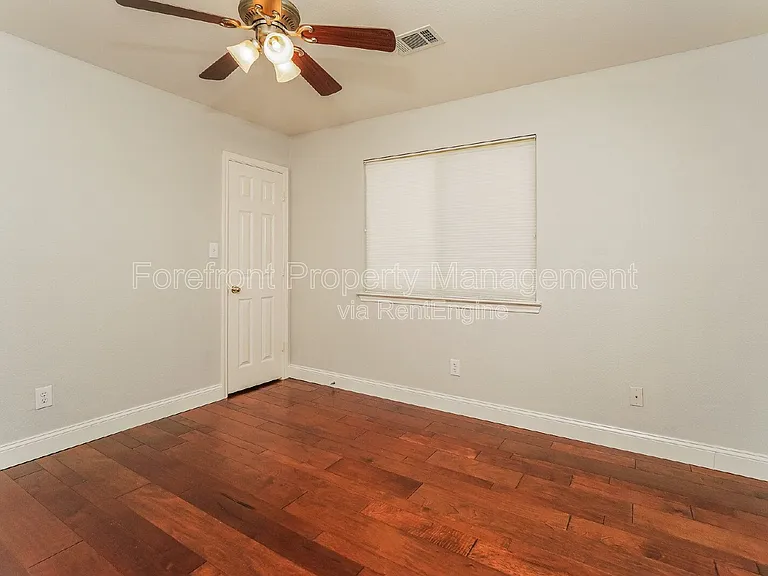 539 Willow Grove Dr — Photo 13