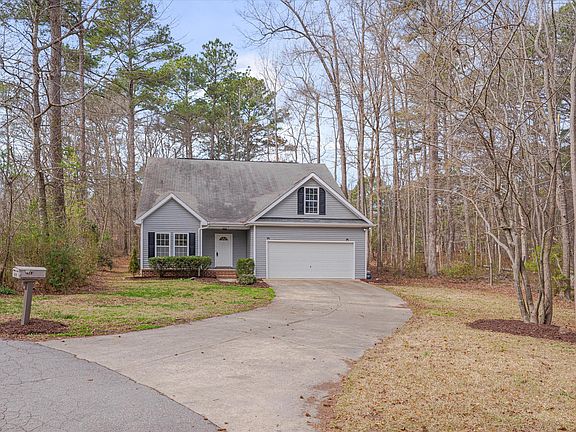 3rd image of 2604 Spring Dr