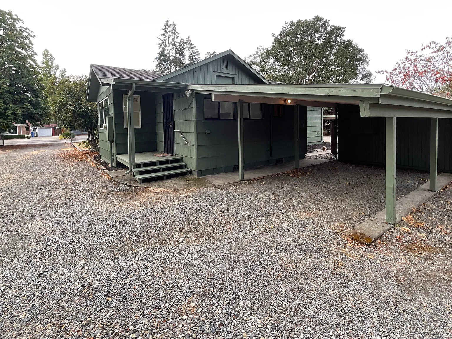 3 bed, 2368 sqft, $3,450 — Photo 4