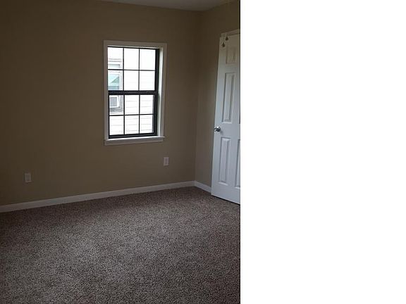 5th image of 610 W Lincoln Ave