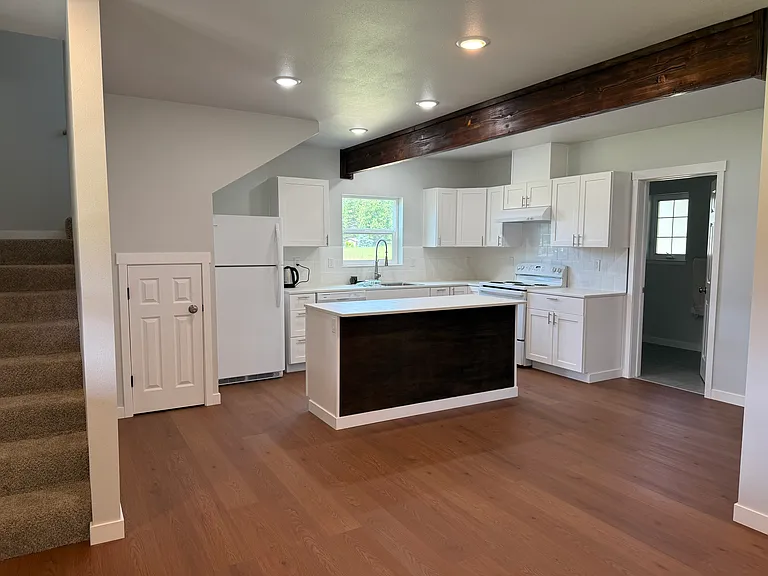37 Lakeview Rd — Photo 11