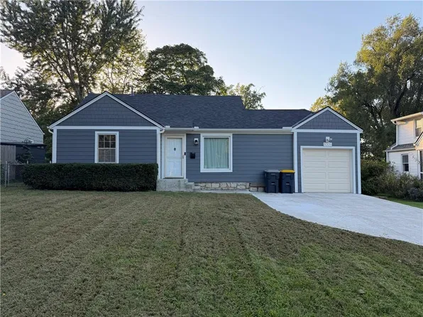 8306 Ward Parkway Plz, Kansas City, MO 64114