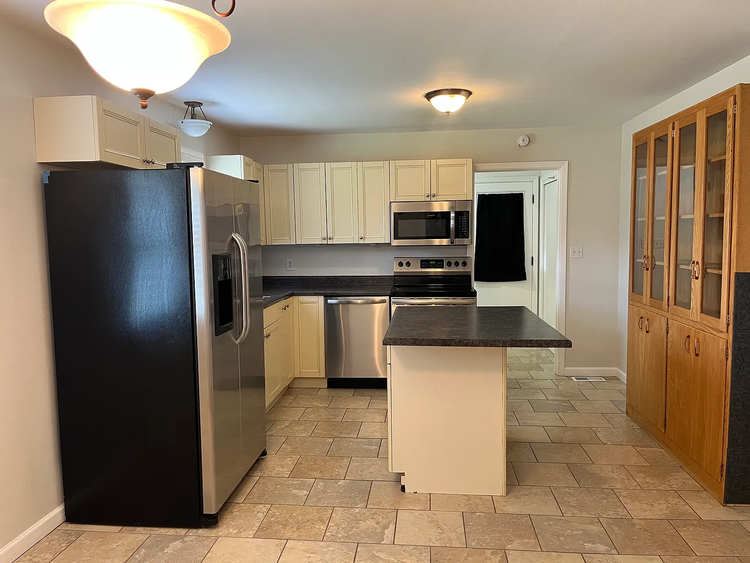 1751 Linda Ln — Photo 3