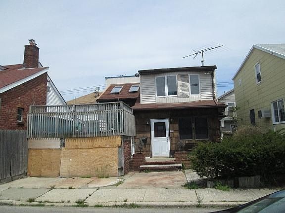 2nd image of 10 Celeste Ct