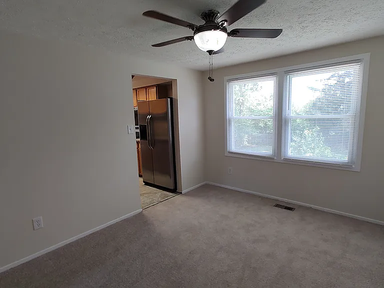 8638 Saxon Cir — Photo 13