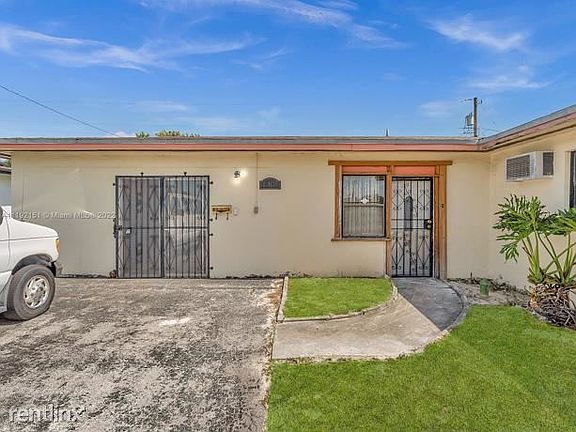 3rd image of 2913 NW 185th Ter