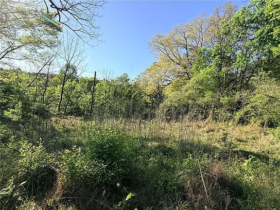 3rd image of 294 Holt Rd #3