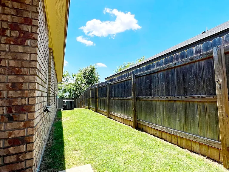 405 Sladecek Dr #B — Photo 23