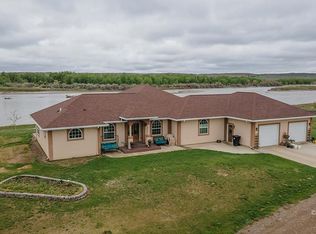 30 Riverview Rd, Miles City, MT 59301