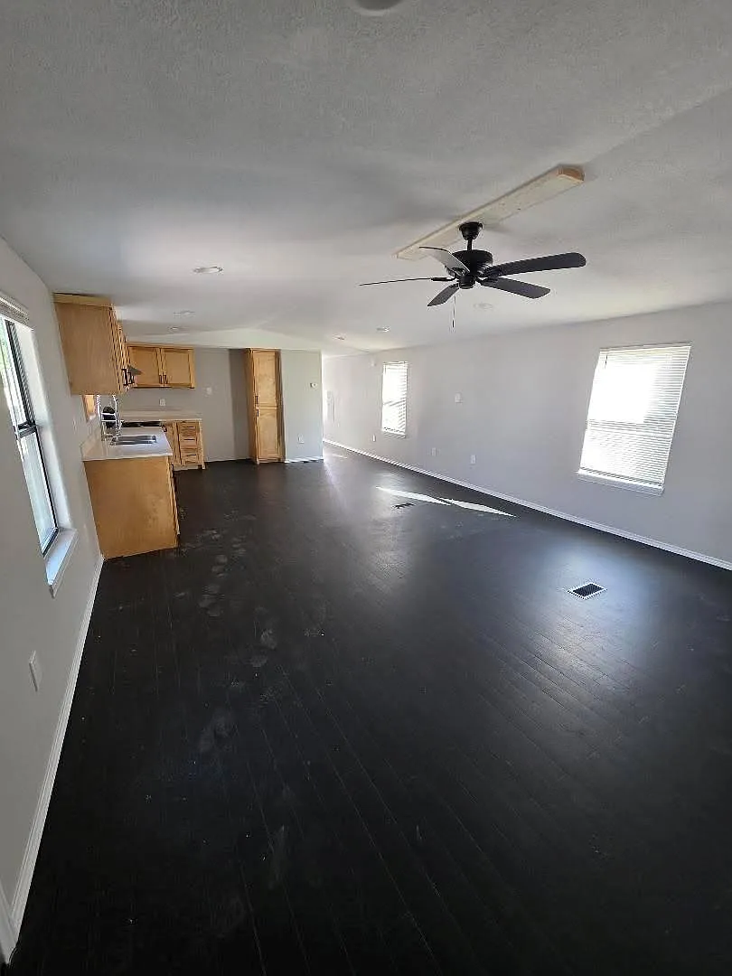 4 bed, 2.0 bath, $1,325 — Photo 4