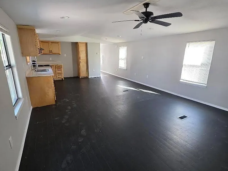 310 Paddock St #4 — Photo 4