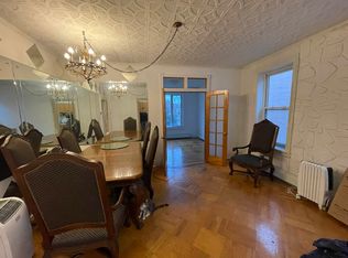 2122 21st St #2, Astoria, NY 11105