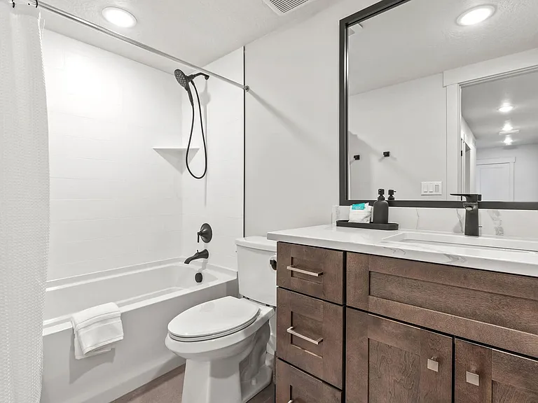 6537 Silver Creek Dr — Photo 24