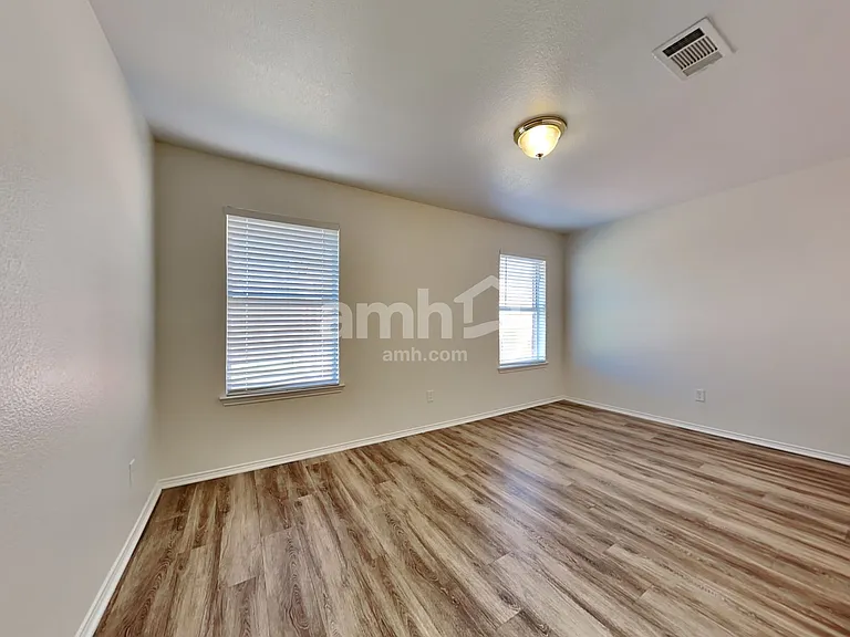 333 Rock Hill Dr — Photo 15