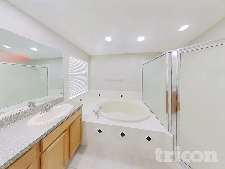 16651 Midsummer Ln — Photo 14
