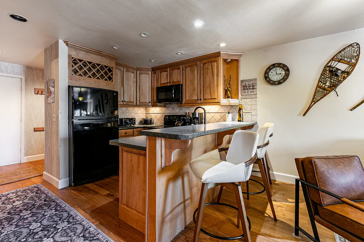 Building Photo - 401 Silver King Dr #16