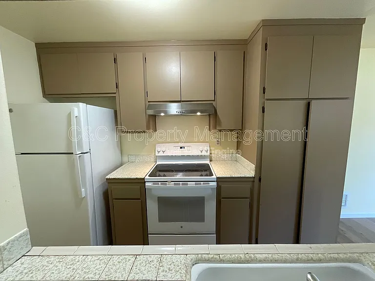 1315 Scossa Ave #2 — Photo 7
