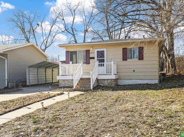 2910 Van Buren St, Bellevue, NE 68005