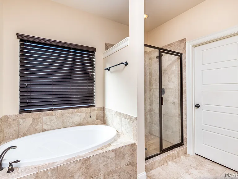 9212 Concord Park Dr — Photo 12