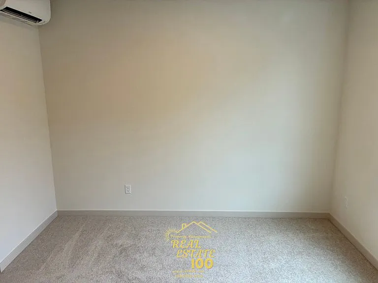 305 SE Port Ave E — Photo 8