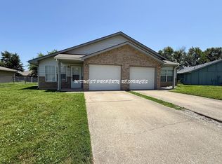 503 N Austin St APT B, Oak Grove, MO 64075