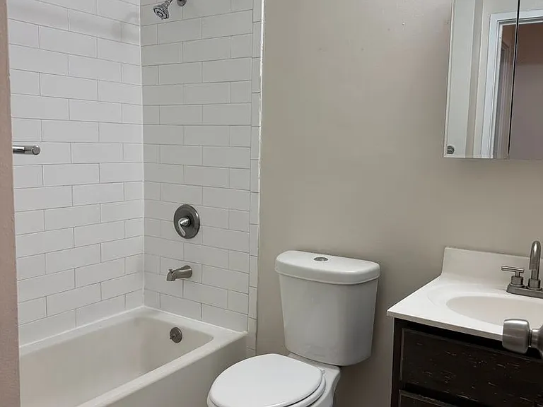 2866 Madison — Photo 16