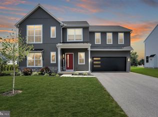 6 Danbury Dr, Mechanicsburg, PA 17050
