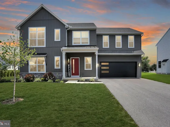 6 Danbury Dr, Mechanicsburg, PA 17050