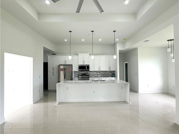 5th image of 2022 Crawford Avenue North Ave