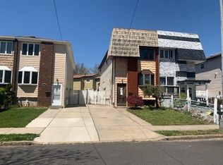 1943 N Railroad Ave, Staten Island, NY 10306