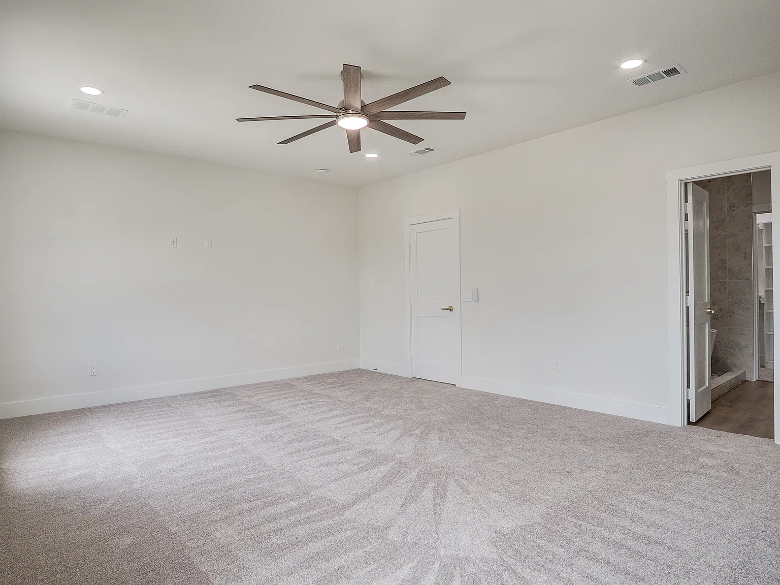 3 bed, 1781 sqft, $2,100 — Photo 3
