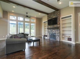 1504 Mannaseh St, Oak Grove, MO 64075