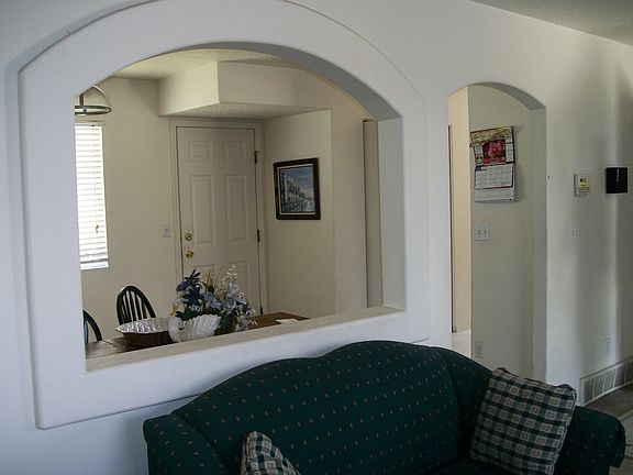 Living room, dinning room