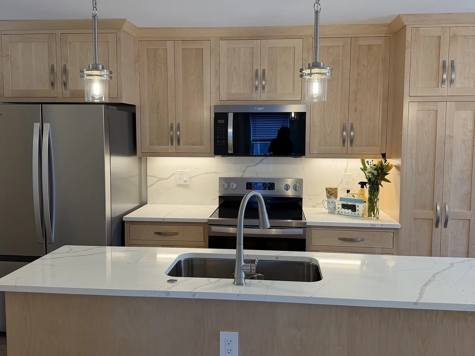 2 bed, 1000 sqft, $1,990 — Photo 2