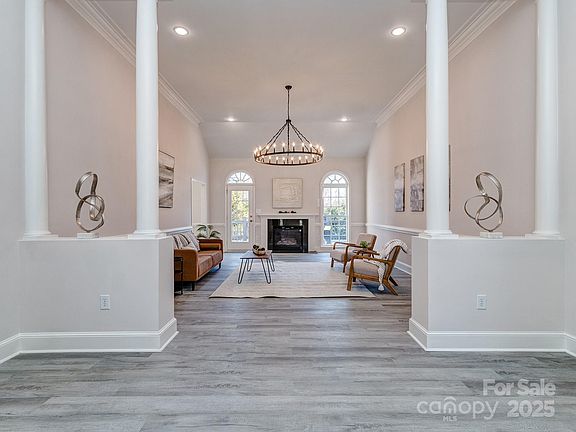 4th image of 7852 Grimsby Cir