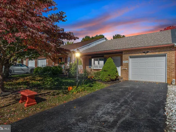 18008 Putter Dr, Hagerstown, MD 21740