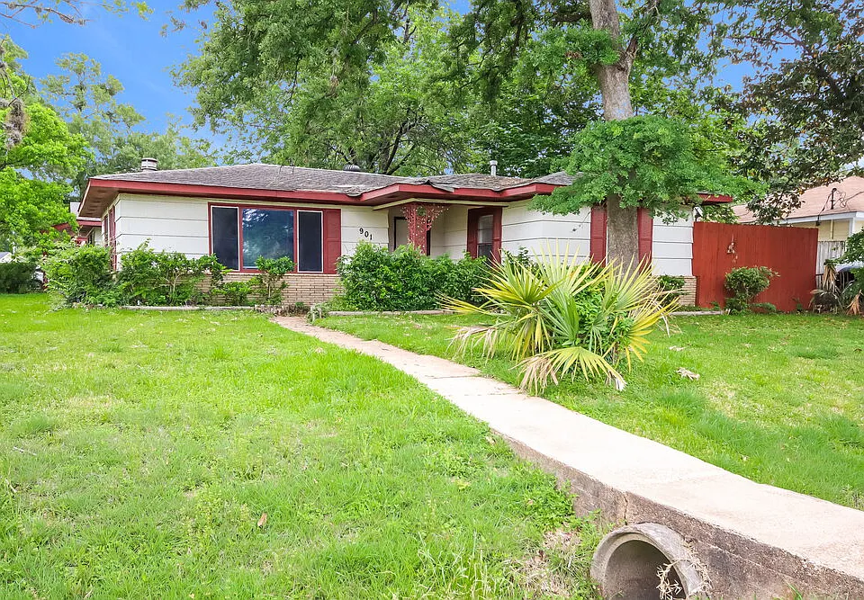 901 Westmont Dr